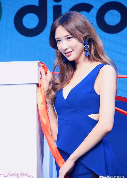 Hình ảnh Lâm Chí Linh khoe vóc dáng nuột nà cùng làn da trắng mịn tại sự kiện. Ảnh: Sina