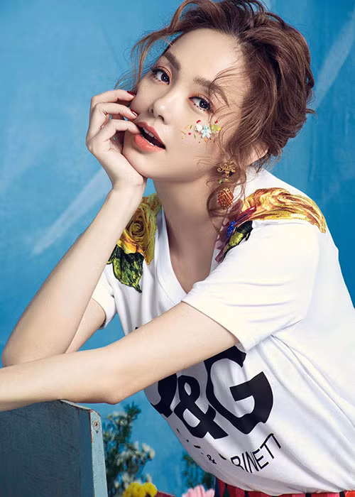 Trước khi làm huấn luyện viên The Face 2018, Minh Hằng bị lộ khoảnh khắc catwalk như đi chợ trên sàn diễn thời trang. Ảnh: BTC