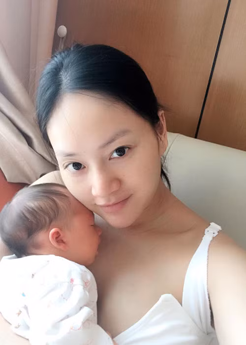  Hot Face sao Việt 24h: Lan Phương khoe ảnh con gái mới sinh.