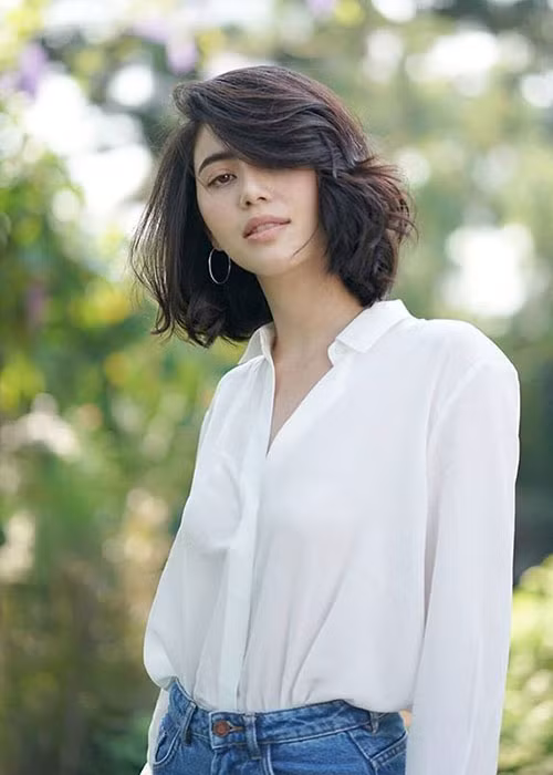 Mai Davika đóng phim từ năm 2010. Ngoài là diễn viên, cô còn là người mẫu.