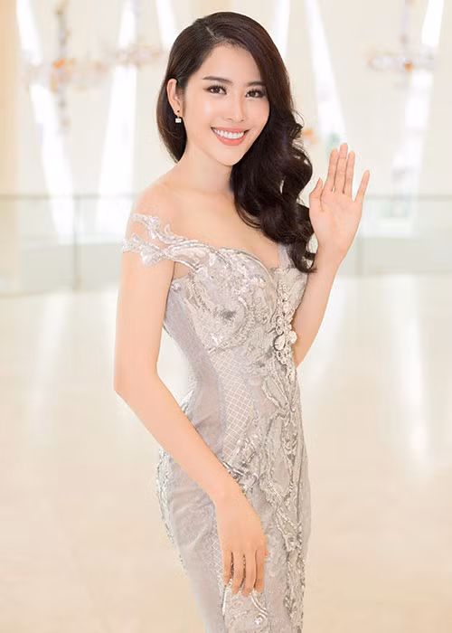 Ngoài Khánh My, Trường Giang còn được cho là tán tỉnh Nam Em khi đang yêu Nhã Phương.