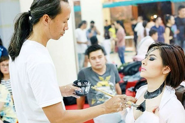 Ngô Lực từng vẽ cho một số nghệ sĩ Việt: Minh Thư, Vân Trang, Jolie Phương Trinh. Ngoài Ngô Lực, ở Việt Nam cũng có không ít họa sĩ body painting gây chú ý. Ảnh: Anninhthudo