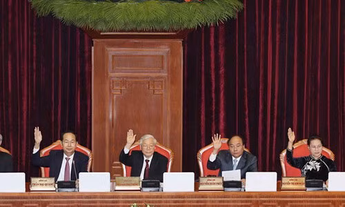 Hội nghị Trung ương 7 ban hành Nghị quyết cải cách chính sách tiền lương và Nghị quyết cải cách chính sách BHXH - Ảnh: TTXVN