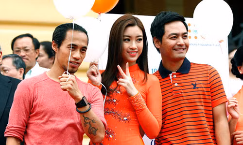 Khong phai Pham Anh Khoa, day moi la nguoi xung dang lam dai su