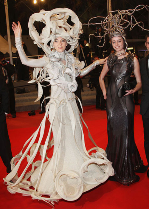 Larisa Katz diện bộ cánh kì dị trên thảm đỏ Cannes năm 2013. Ảnh: Zimbio