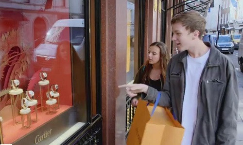 Cậu thừa nhận ngân sách được sử dụng là có giới hạn bởi vì nếu không cậu sẽ làm “phá sản các ngân hàng"