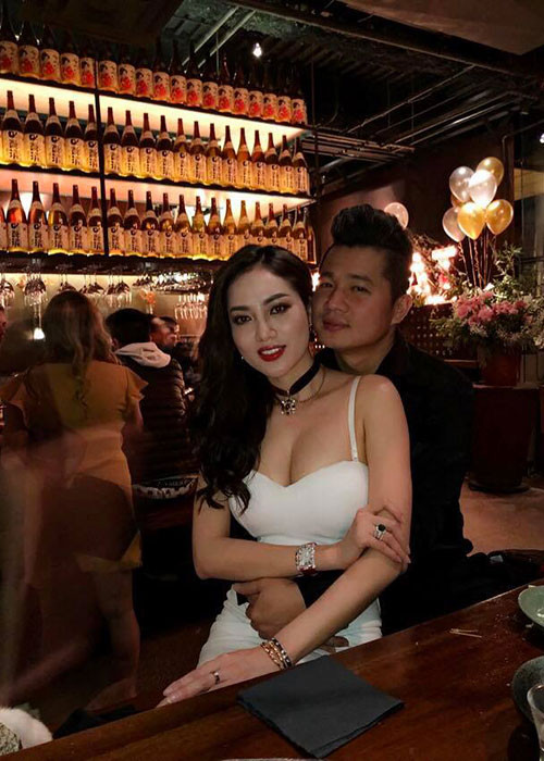 Lâm Vũ và Huỳnh Tiên gặp nhau tại một bữa tiệc ở Las Vegas (Mỹ). Vừa gặp gỡ, cả hai đã có cảm tình dành cho nhau. Sau 3 tháng hẹn hò, Lâm Vũ và Huỳnh Tiên quyết định về chung một nhà.