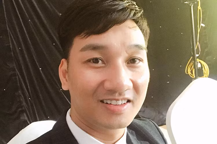 MC Thành Trung khoe kiểu tóc mới là một trong những tin tức sao Việt trong ngày 19/5.