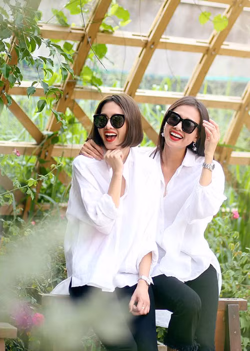 Anh Thư, Dương Mỹ Linh diện đồ đôi.