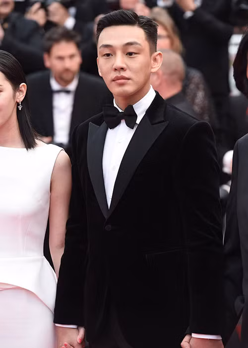 Yoo In Ah đóng vai chính trong phim "Burning". Trên thảm đỏ buổi công chiếu phim tại Cannes 2018, Yoo In Ah ăn mặc lịch lãm.