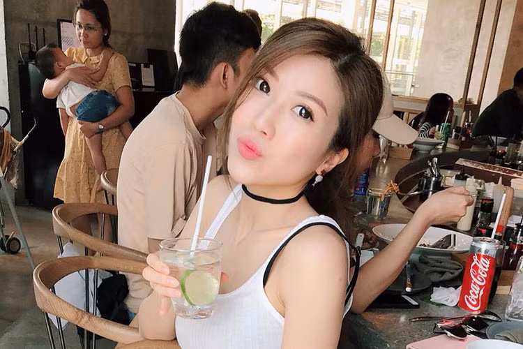 Trang Pháp tâm sự: “Phụ nữ chẳng cần gì ngoài một người có thể cho mình sự bình yên và vững chãi... Tựa vào đâu để thấy mình không chênh vênh”.