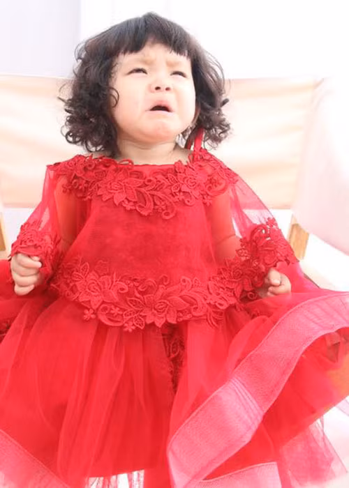 Hải Băng thừa nhận nuôi con gái đầu lòng khó khăn hơn một cuộc chiến.