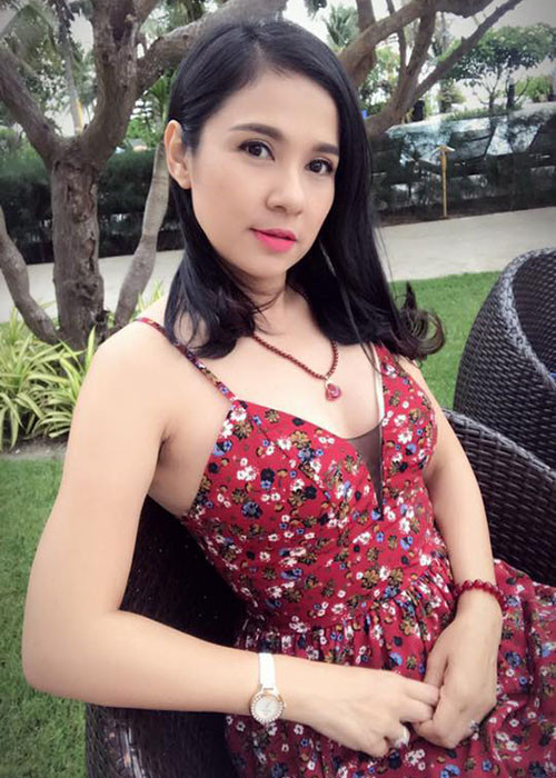 Hot Face sao Việt 24h: Ở tuổi 46, nữ diễn viên Việt Trinh vẫn trẻ trung, quyến rũ.