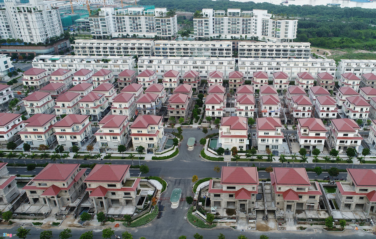 Nổi bật giữa Sala là khu biệt thự Saroma Villa có diện tích 15,45 ha, với 177 biệt thự diện tích đất từ 322 m2 đến hơn 1.000 m2. Giá bán những biệt thự này thấp nhất khoảng 60 tỷ đồng/căn.