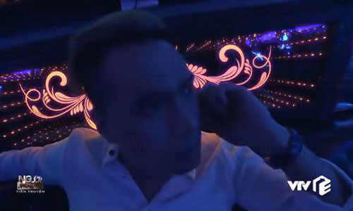 Phan Hải tại quán karaoke.