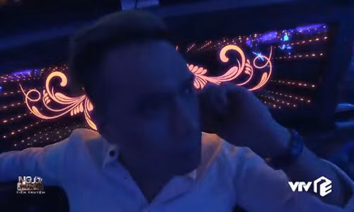 Phan Hải tại quán karaoke.