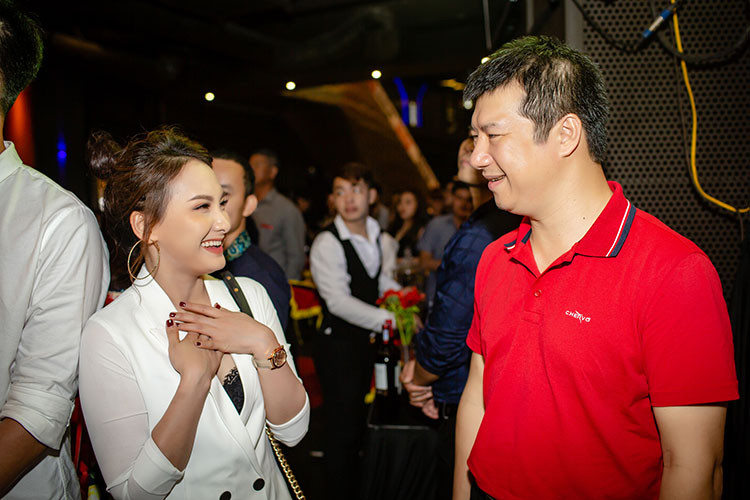 Trong tháng 6 tới đây, nữ diễn viên phim "Sống chung với mẹ chồng" còn có chuyến lưu diễn và giao lưu với khán giả ở châu Âu.