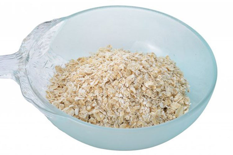 Bột yến mạch ăn liền: Bột yến mạch trộn sẵn là một lựa chọn có vẻ lành mạnh. Nó cũng khá tiện lợi và đơn giản để sử dụng. Tuy nhiên, giống như ngũ cốc, những gói yến mạch này thường có rất nhiều đường, nó hoàn toàn không tốt cho sức khoẻ.