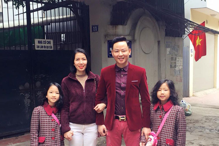 Nam diễn viên phim "Người phán xử tiền truyện" từng khen ngợi bà xã rất biết cách chăm sóc chồng con, không phù phiếm.