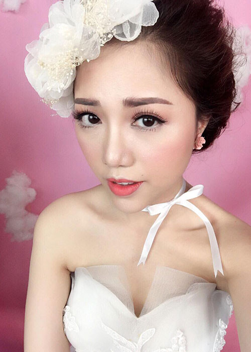 Cách đây hơn 1 tháng, Phùng Khánh Linh thực hiện phẫu thuật nâng ngực. Ảnh: FBNV