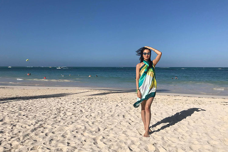 Cuộc sống của Ngô Ý An đầy bình yên. Cô thường xuyên đi du lịch.