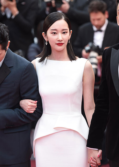 Jeon Jong Seo - nữ chính phim "Burning" tiếp tục để mặt lạnh thường thấy.