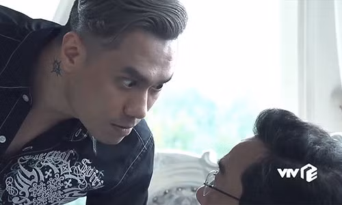 Phan Hải xin tiền ông trùm. Ảnh: VTV