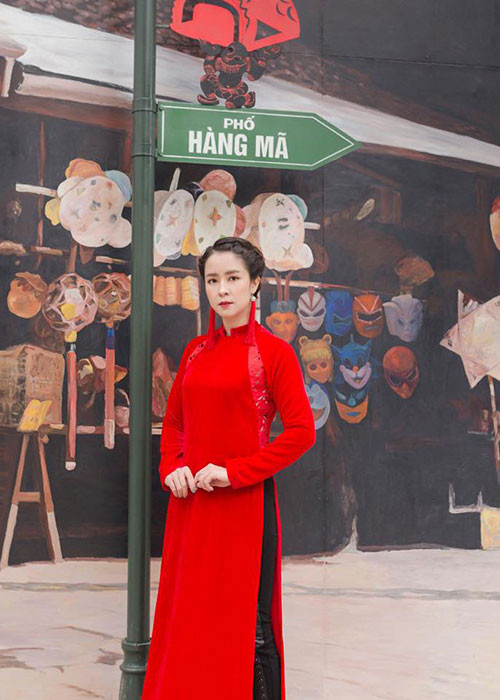 Tuy nhiên, sau khi ra trường, vì mâu thuẫn với bố mẹ trong hướng đi lập nghiệp, Thùy Dương ra ở riêng. Với 1 triệu tiền lương thực tập, cô từng phải bán tư trang để lo cho con.