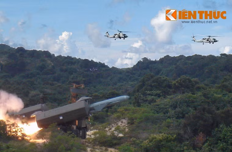 4K51 Rubezh là tổ hợp tên lửa bờ biển có tầm bắn ngắn nhất trong hệ thống tên lửa bảo vệ bờ biển của Hải quân Việt Nam. Tất nhiên tầm bắn ngắn có nhiệm vụ của nó, không phải cứ bắn xa nhất có thể là tốt. Với tầm bắn ngắn, Rubezh có thể tiêu diệt các mục tiêu lọt qua phạm vi tác chiến tối thiểu của 4K44 Redut và K-300P Bastion-P.