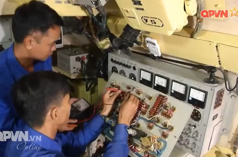 Bên trong cabin điều khiển tên lửa 4K51 Rubezh. Nguồn ảnh: Kênh QPVN