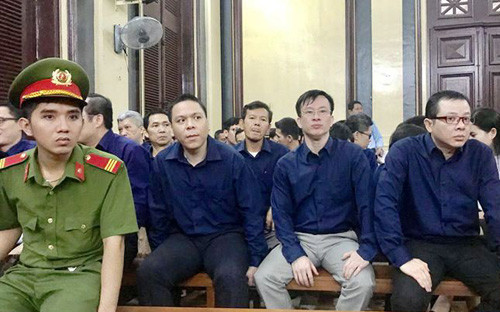 Các bị cáo nguyên là giám đốc 19 ngân hàng được Phạm Công Danh trả lương.