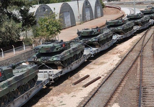 Để có thể chiến đấu chống lại những đợt tấn công của Thổ, Mỹ cần phải cùng cấp cho lực lượng dân củ vũ khí hạng nặng hơn, đặc biệt là xe chiến đấu hạng nặng hoặc xe tăng. Tầm quan trọng của xe tăng được đánh giá bằng các cuộc chiến trước đó tại Iraq và Syria mà lực lượng Mỹ, Nga hay cả Thổ Nhĩ Kỳ kiểm chứng.