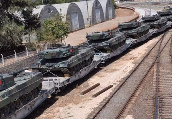 Để có thể chiến đấu chống lại những đợt tấn công của Thổ, Mỹ cần phải cùng cấp cho lực lượng dân củ vũ khí hạng nặng hơn, đặc biệt là xe chiến đấu hạng nặng hoặc xe tăng. Tầm quan trọng của xe tăng được đánh giá bằng các cuộc chiến trước đó tại Iraq và Syria mà lực lượng Mỹ, Nga hay cả Thổ Nhĩ Kỳ kiểm chứng.