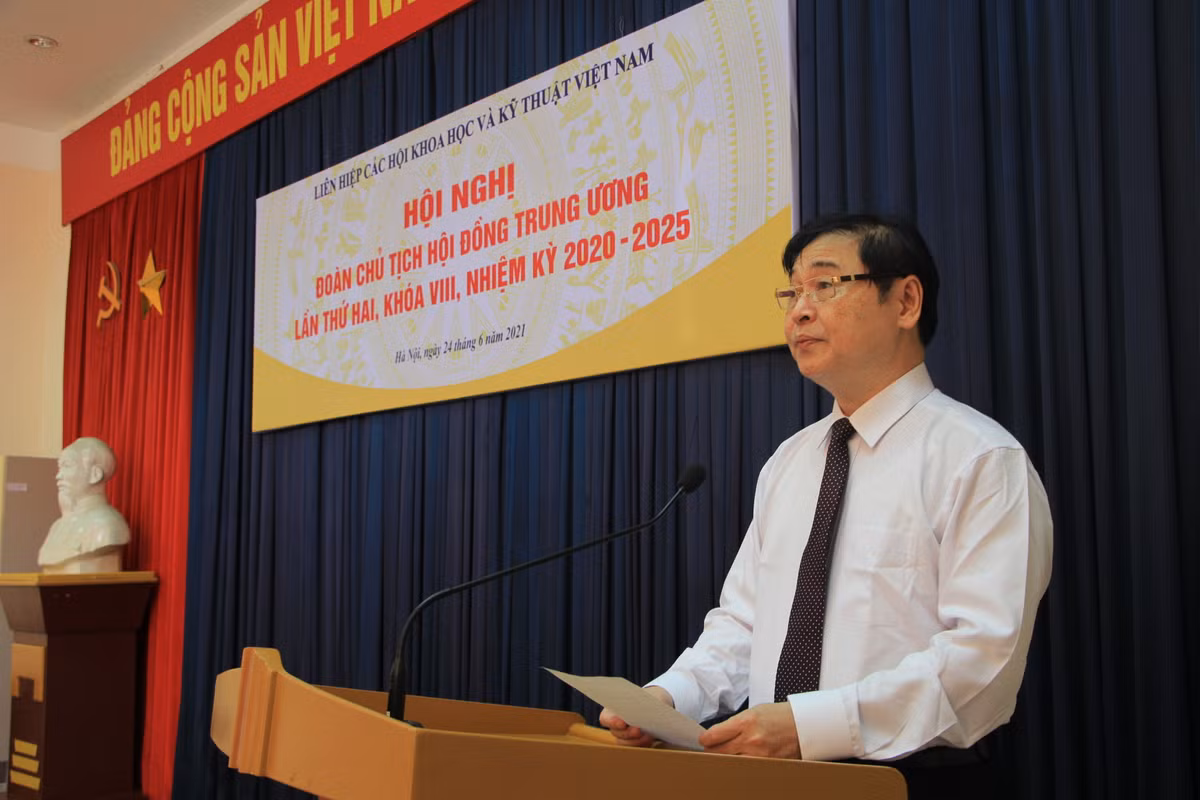 He thong to chuc cua VUSTA va moi quan he giua TW VUSTA voi hoi thanh vien?