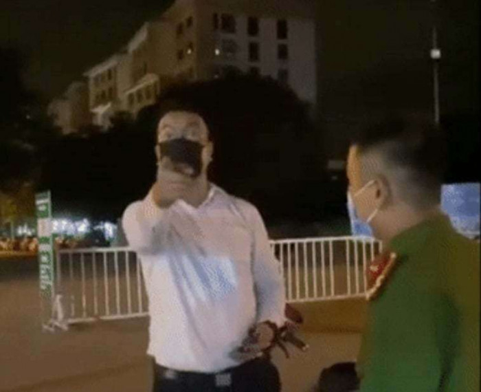 Cong an dang dieu tra nguoi xung “tao la VTV” thong chot COVID-19