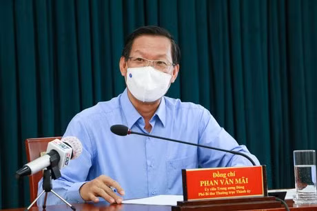 Phát biểu chương trình hành động của mình, ông Phan Văn Mãi nêu 3 nhiệm vụ trọng tâm: Một là tập trung chỉ đạo quyết liệt các biện pháp phòng, chống COVID-19 nhằm thực hiện có hiệu quả Nghị quyết 86 của Chính phủ, Công điện 1099 của Thủ tướng để cải thiện tình hình, tiến tới kiểm soát dịch COVID-19; tập trung cao trong điều trị, giảm số ca tử vong, sớm ổn định tình hình xã hội và chăm lo tốt cho người dân. 