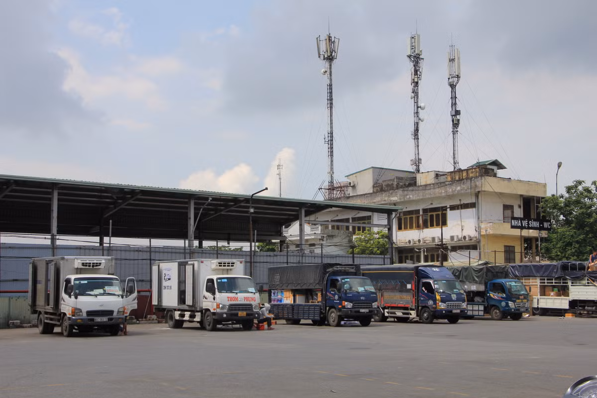 Ben xe Nuoc Ngam bi xu phat, can lam ro so tien thu cua tai xe?