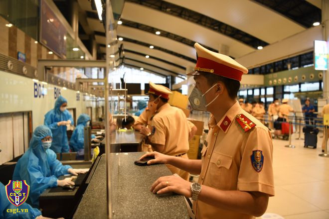 Mỗi cán bộ chiến sĩ tham gia thực hiện nhiệm vụ lần này phải cố gắng hết sức, hoàn thành xuất sắc nhiệm vụ được giao để góp phần vào thành công trong công tác kiểm soát, ngăn chặn, đẩy lùi dịch bệnh COVID-19 đang có diễn biến phức tạp tại TP.HCM và các tỉnh phía Nam.