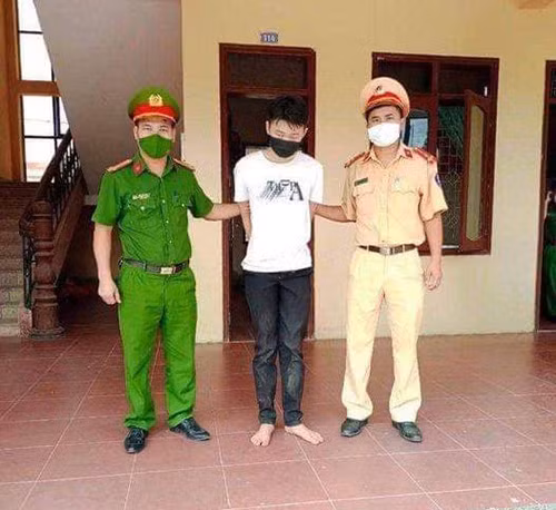 Bat nam sinh lop 11 chem trong thuong 2 me con tai Nghe An