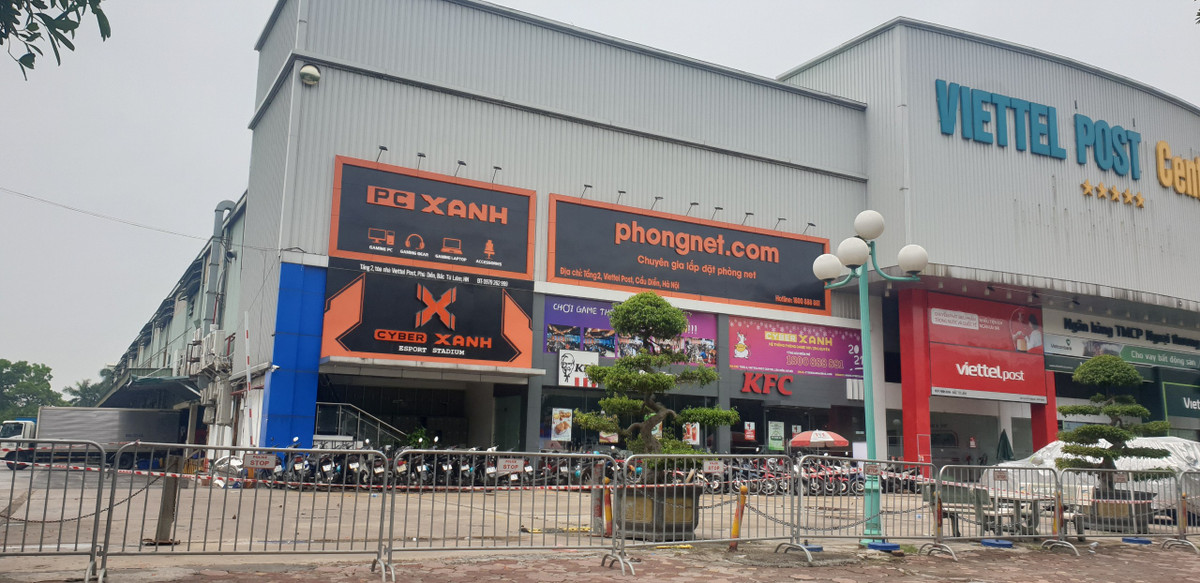 Sở Y tế Hà Nội công bố có 6 trường hợp dương tính với COVID-19 liên quan Cty Viettel Post. Hiện cụm công nghiệp Từ Liêm đã bị phong tỏa. T