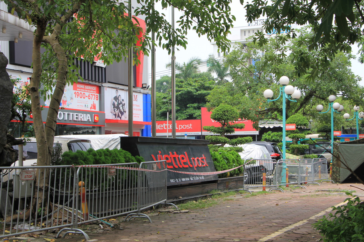 Theo thông báo, trong các ngày từ 25/7 đến ngày 9/8/2021, những người có tiếp xúc với nhân viên, lái xe, người giao nhận của Công ty Viettel Post và Viettel Logistic tại Hà Nội và các tỉnh lân cận cần thực hiện ngay tự cách ly tại nhà và liên hệ ngay Trạm Y tế gần nhất hoặc liên hệ với Trung tâm Y tế Quận Bắc Từ Liêm.