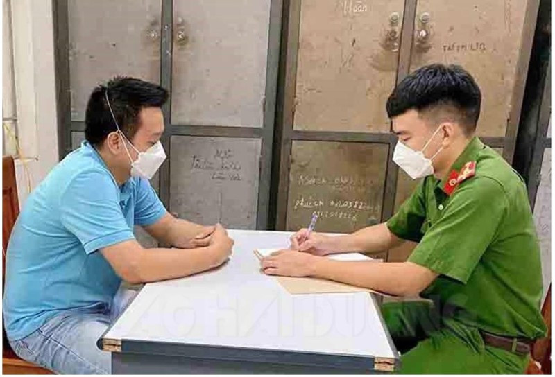 Khoi to vu an lam gia giay xet nghiem COVID-19 de di qua chot kiem dich-Hinh-2