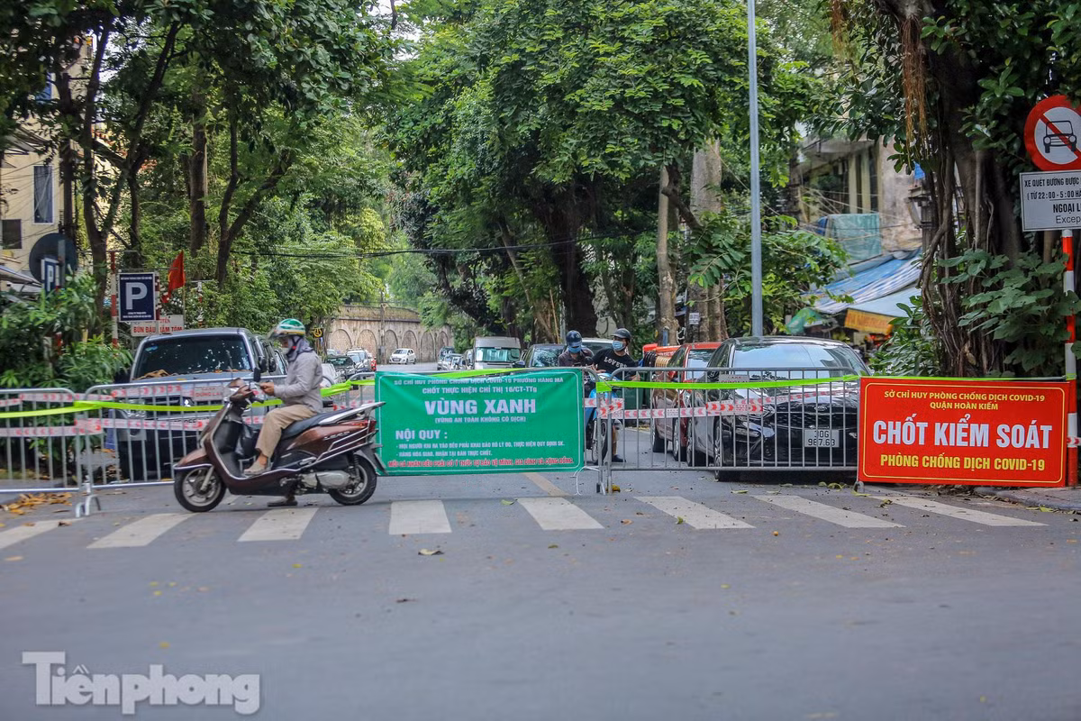 Tại quận Hoàn Kiếm, nhiều "vùng xanh" được thiết lập trên nhiều con phố, ngõ nhỏ, khu dân cư, chợ, tòa nhà... 