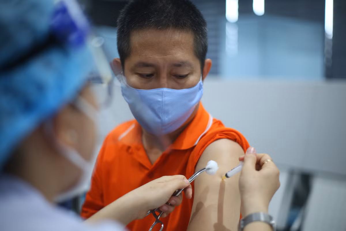 6 phan ung tai cho thuong gap sau khi tiem vac xin Moderna-Hinh-2