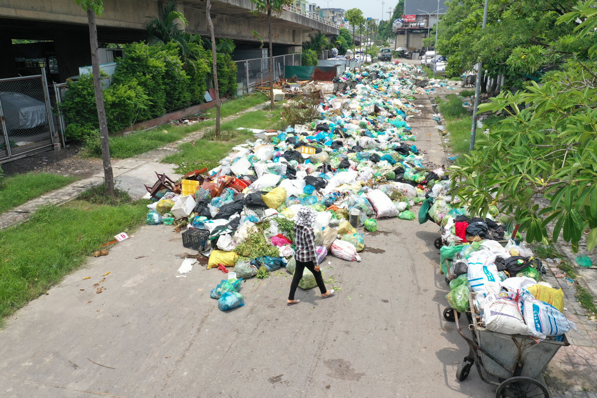 “Thanh pho dang song” Ha Long ngap ngua rac thai