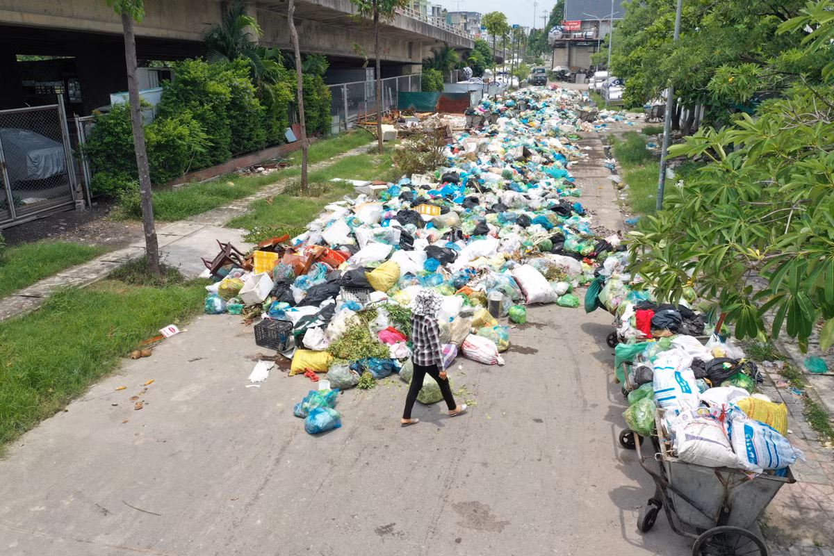 “Thanh pho dang song” Ha Long ngap ngua rac thai