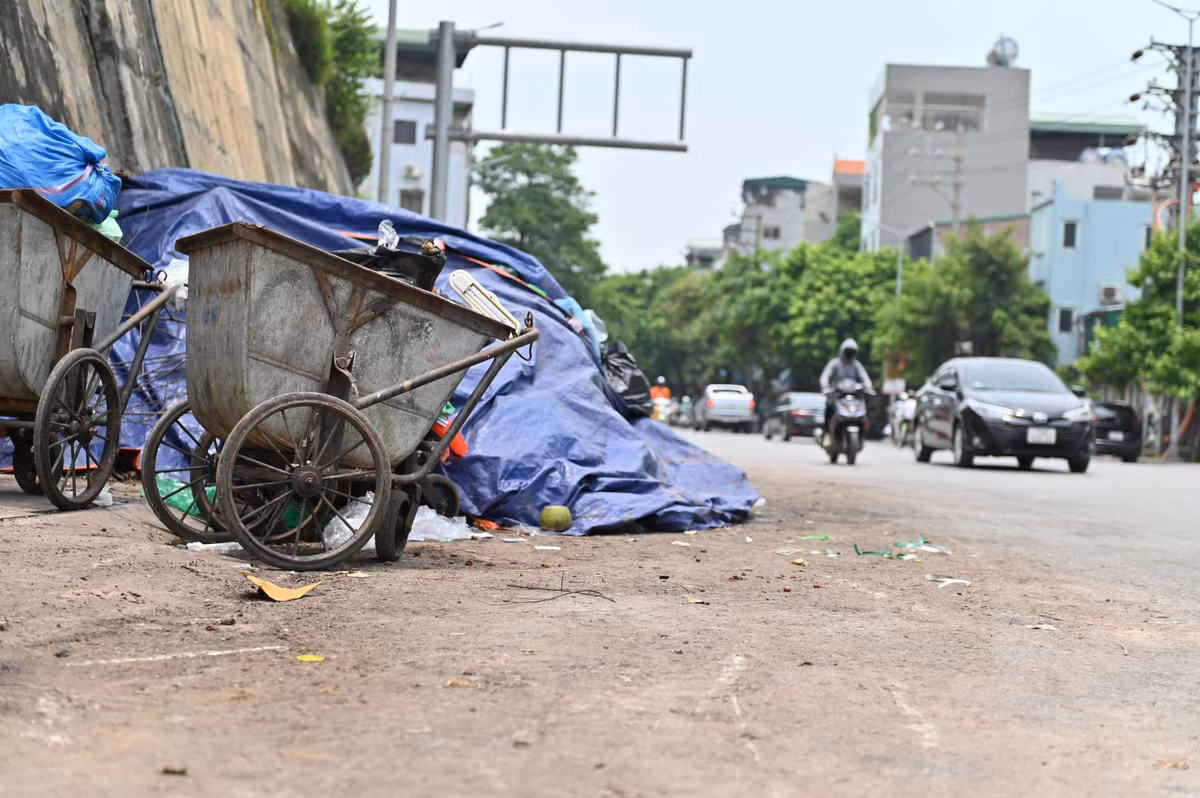 Đại diện UBND TP Hạ Long cho biết, chiều 5/8, tỉnh Quảng Ninh triệu tập cuộc họp để tìm cách giải phóng số rác đang ùn ứ trên.