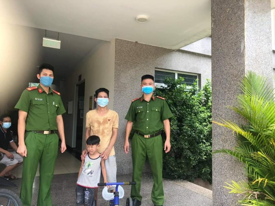 Tim duoc gia dinh cho chau be di lac trong mua dich