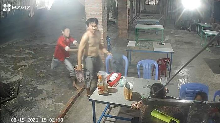 Chem nguoi hang xom suyt chet de… tra “moi thu” 10 nam truoc-Hinh-3