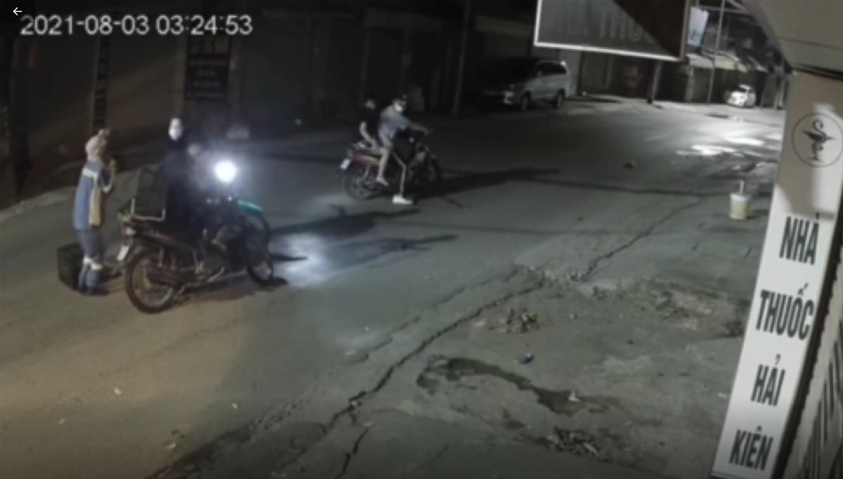 Xu ly nhu nao vu nu lao cong Ha Noi bi cuop xe may trong dem?